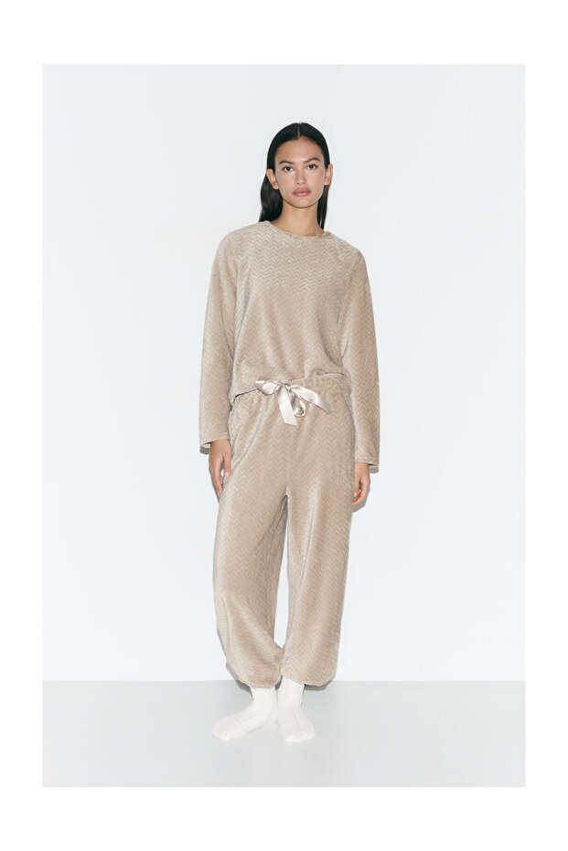 Női puha, halszálka mintás, bolyhos pizsama szett - 10