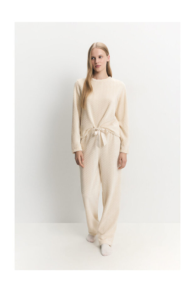 Női puha, halszálka mintás, bolyhos pizsama szett - 2