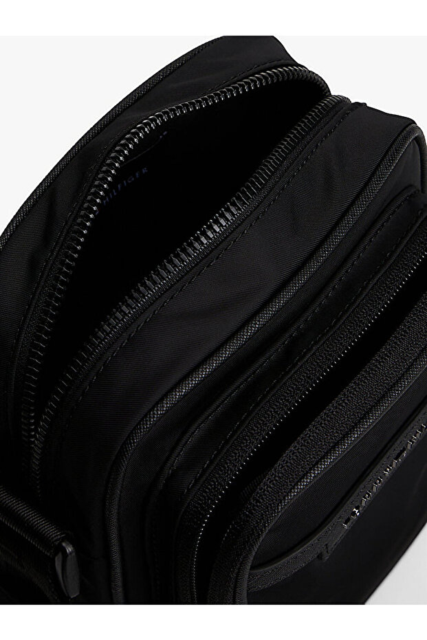 Tommy Hilfiger férfi fekete Repreve Mini Reporter táska - 2