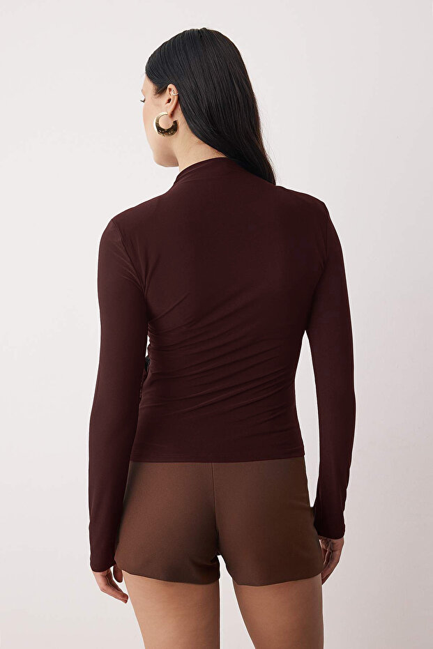 Kahverengi Büzgülü Vatka Detaylı Örme Party Bluz TPRAW26BZ00020 - 4