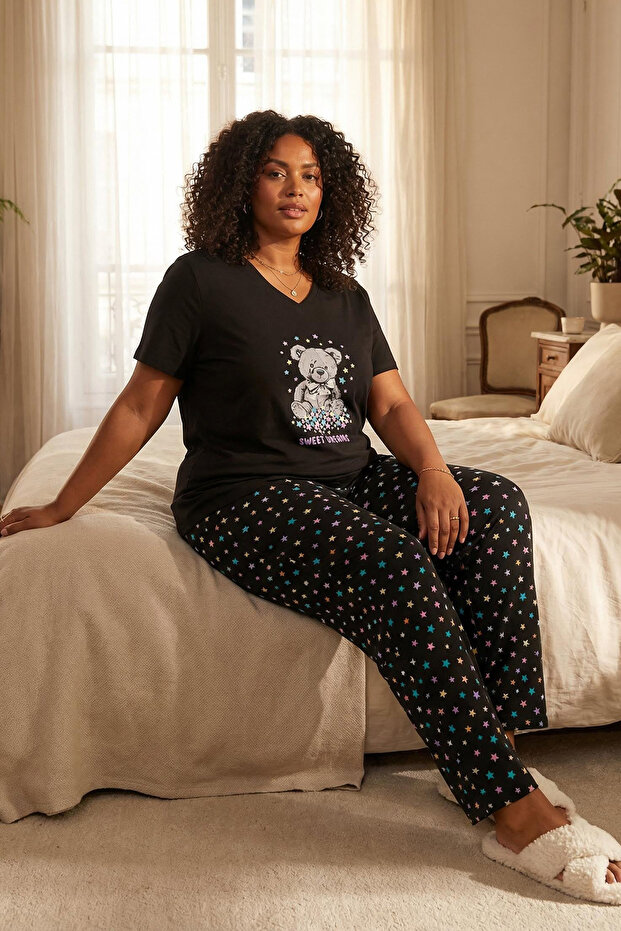 Siyah V Yaka Ayıcık & Yıldız Desenli Kapri Viskon Örme Pijama Takımı TBBSS25AI00068 - 1