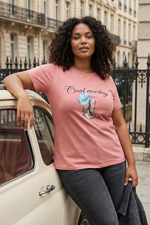 Pembe Regular Fit Baskılı Büyük Beden T-shirt TBBSS25BF00018 - 1