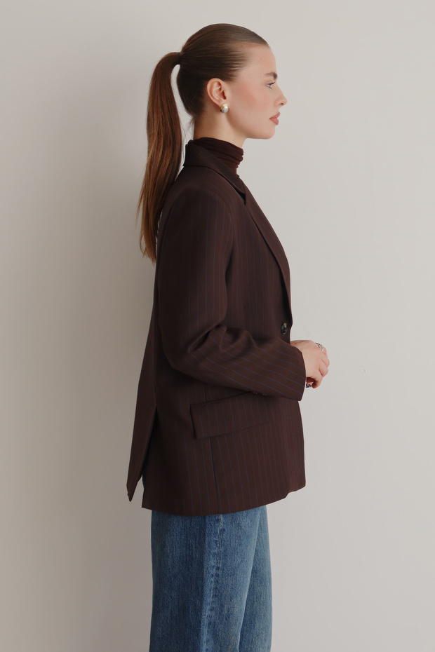 Hnědá tmavě modrá pruhovaná oversize bunda TWOAW26BC00025 - 4