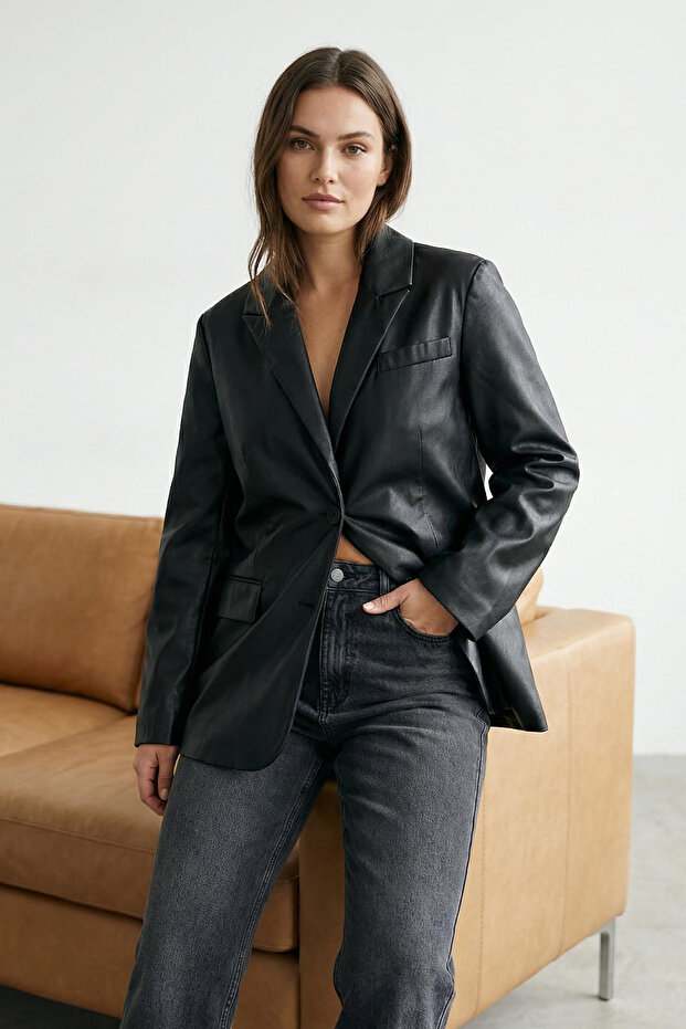 Siyah Yıkamalı Suni Deri Blazer Ceket TWOAW26BC00033 - 2