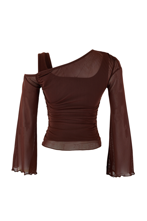 Kahverengi Fitted/Vücuda Oturan Asimetrik Yaka Uzun Kollu Büzgülü Tül Örme Bluz TWOSS26BZ00071 - 6