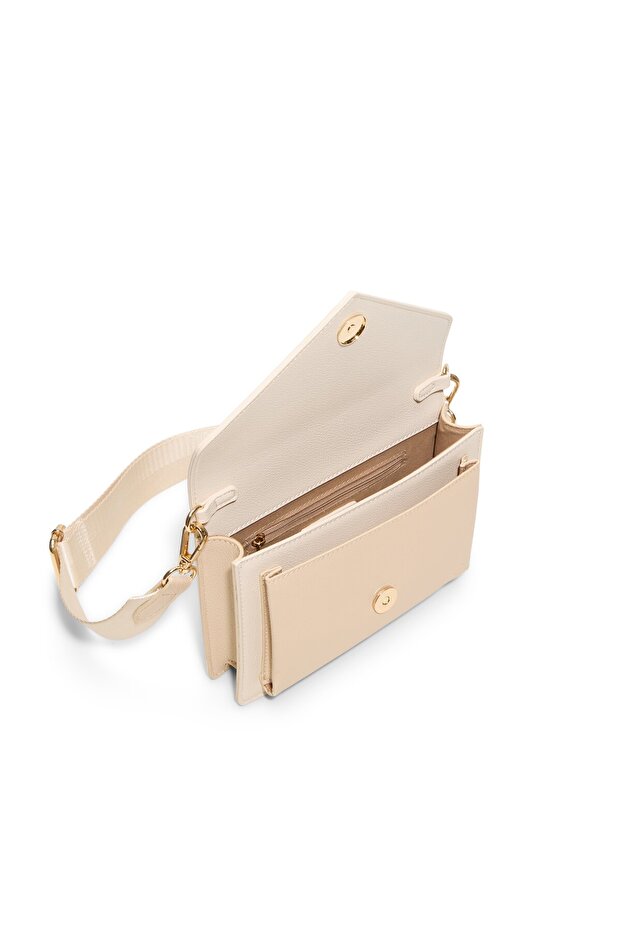 لاريسا / كروس بودي - 3