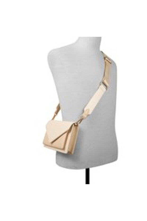 لاريسا / كروس بودي - 4