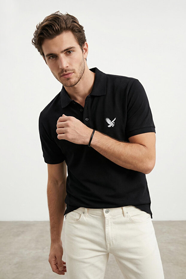 Siyah Regular/Normal Kesim Kartal Nakış Detaylı Polo Yaka T-shirt TMNSS25PO00017 - 1
