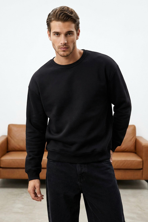 Siyah Oversize/Geniş Kesim Pamuklu Basic İçi Polarlı Kalın Sweatshirt TMNAW25SW00011 - 1