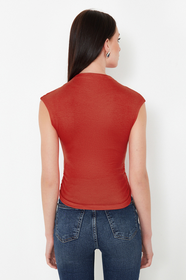 Kırmızı Dik Yaka Büzgü/Drape Detaylı Fitted/Vücuda Oturan Asimetrik Örme Bluz TWOSS24BZ00534 - 6