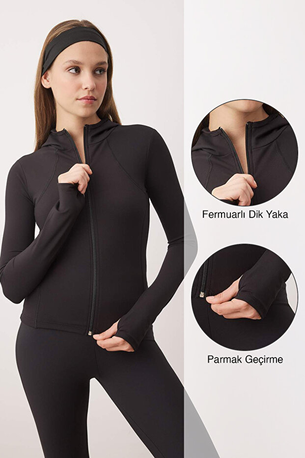 Siyah Soft Fırçalı Kumaş Kapüşonlu ve Reflektör Baskılı Örme Spor Ceket THMAW26SK00000 - 1