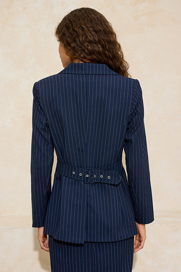 Lacivert Çizgili Beli Kemer Detaylı Dokuma Astarlı Vatkalı Blazer Ceket TWOSS26BC00002 - 5