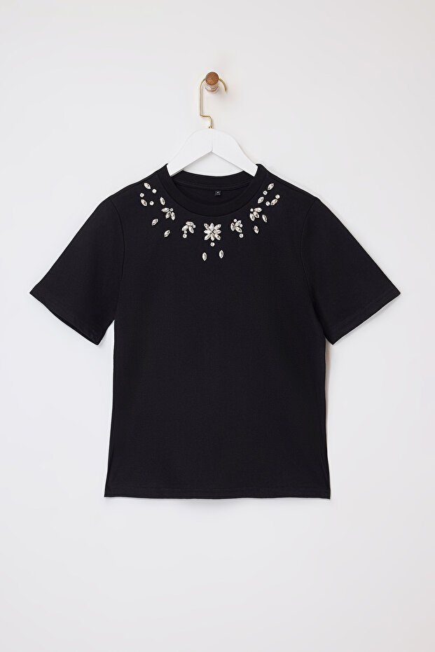 Siyah Regular/Normal Kalıp Aksesuar Detaylı Tok %100 Pamuk Örme T-Shirt TWOSS26TS00007 - 5