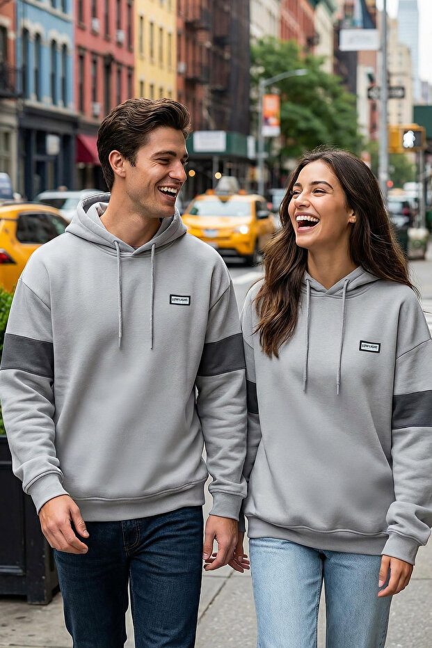 Gri Oversize/Geniş Kesim Etiketli Renk Bloklu İçi Polarlı Sweatshirt TMNAW24SW00128 - 1