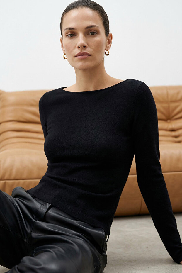 Wardrobe Essentials Siyah Yumuşak Dokulu Kayık Yaka Triko Kazak TWOAW26KZ00293 - 7