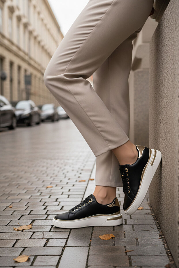 Schwarzer Damen-Sneaker 20810 - 3