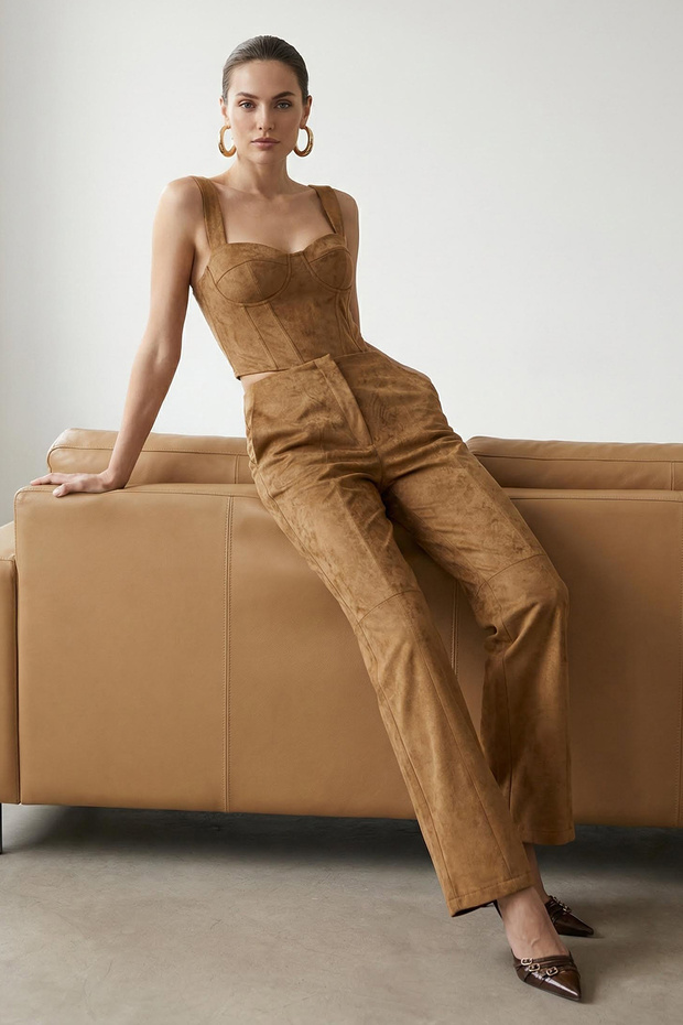 EXCLUSIVE Özel Koleksiyon Kahverengi Flare Bootcut Suni Süet Pantolon TWOAW26PL00117 - 1