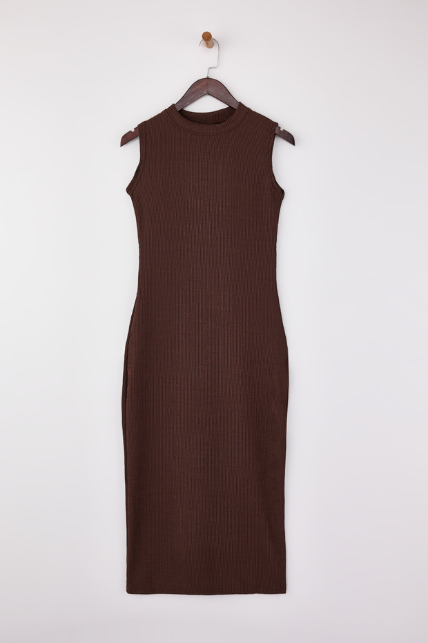 Kahverengi Bodycon Dik Yaka Kolsuz Volanlı/Fırfırlı Dokulu Örme Elbise TWOSS26EL00038 - 5