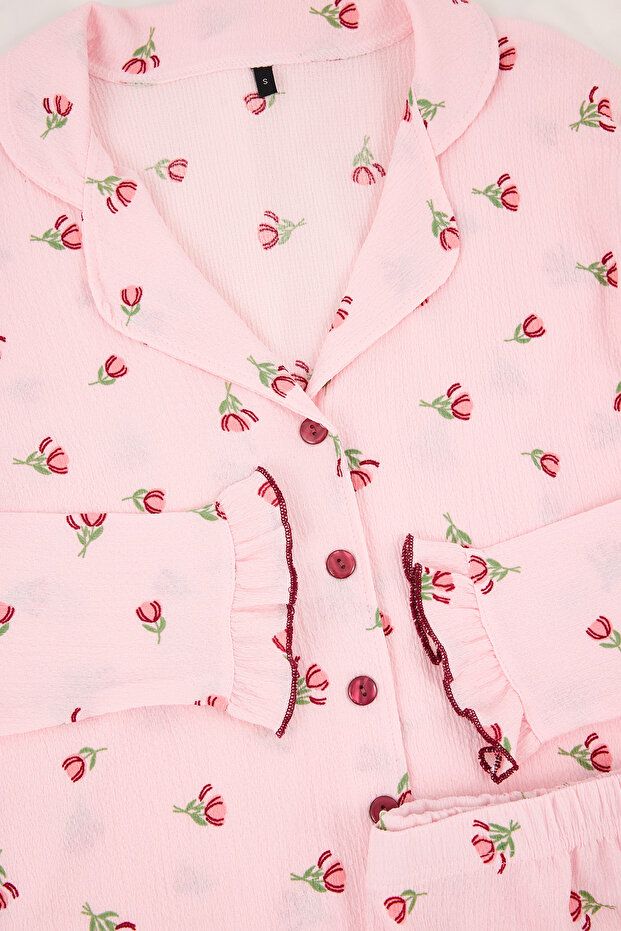 Pembe Çiçekli Fırfır ve Baby Overloklu Bürümcük Dokulu Örme Pijama Takımı THMSS26PT00017 - 7