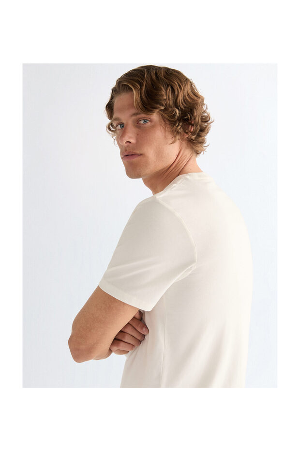Man Logo Tee Worn White - 5