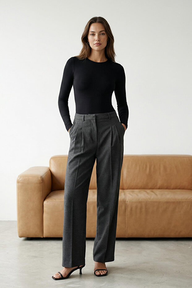 Siyah Straight/Düz Kesim Pilili Kumaş Dokuma Pantolon TWOAW23PL00401 - 1