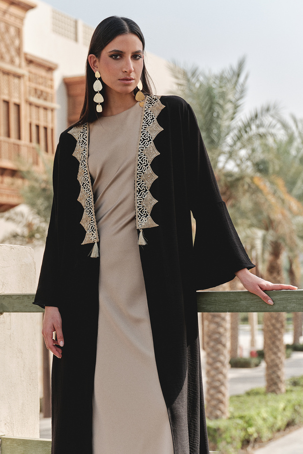 Siyah Gold Nakış Detaylı Dokuma Kap & Ferace & Abaya & Kimono TCTSS24KF00055 - 1