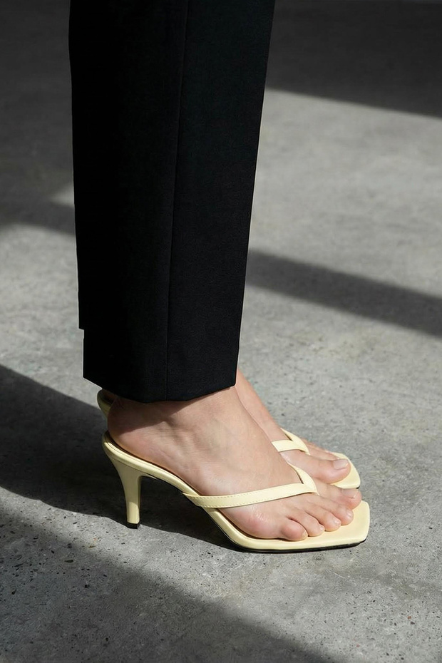 Yellow Square Toe Flip Flops Women's 8.5 cm Thin Heeled Slippers Takss25To00096