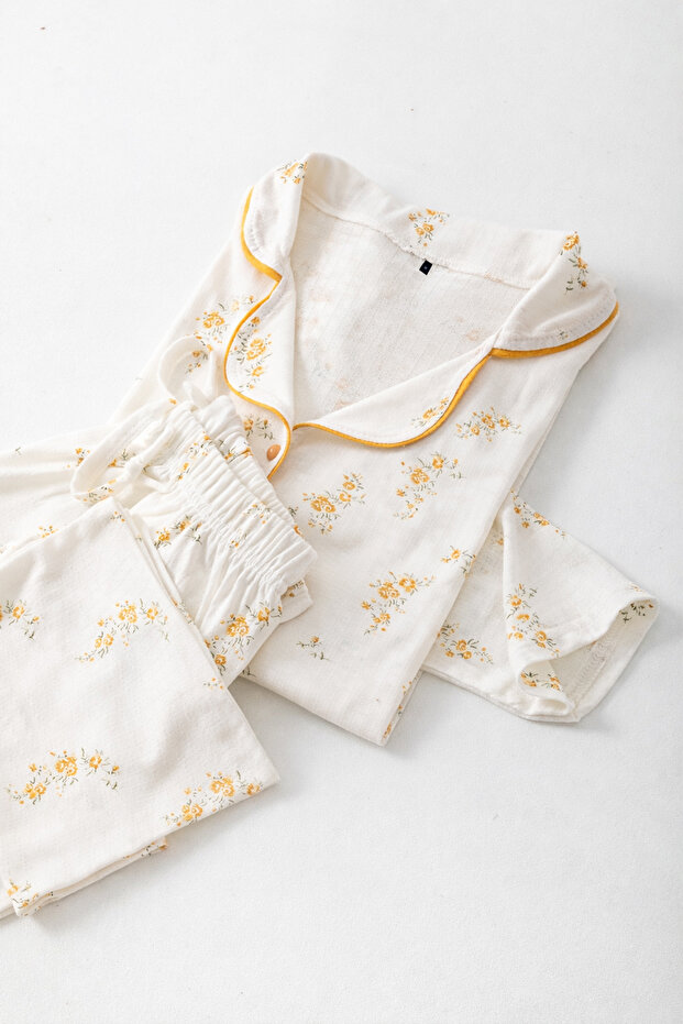 Beyaz-Sarı Pamuklu Çiçekli Biyeli Fitilli Örme Pijama Takımı THMSS26PT00078 - 1