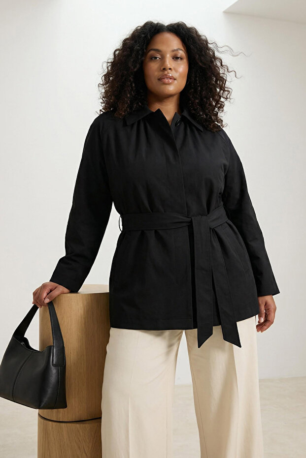 Siyah Oversize Büyük Beden Kuşaklı Kısa Trençkot TWOSS26BM00001 - 1