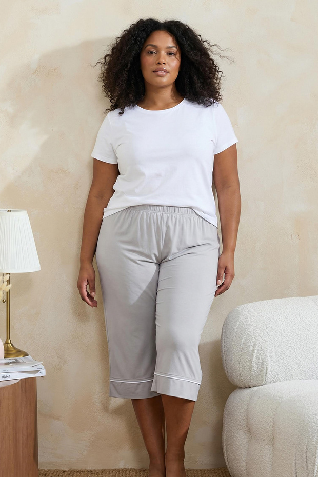 Çok Renkli-Gri Çiçekli Yumuşak Tuşeli 2'li Kapri Boy Büyük Beden Pijama Altı TBBSS26IA00008 - 6
