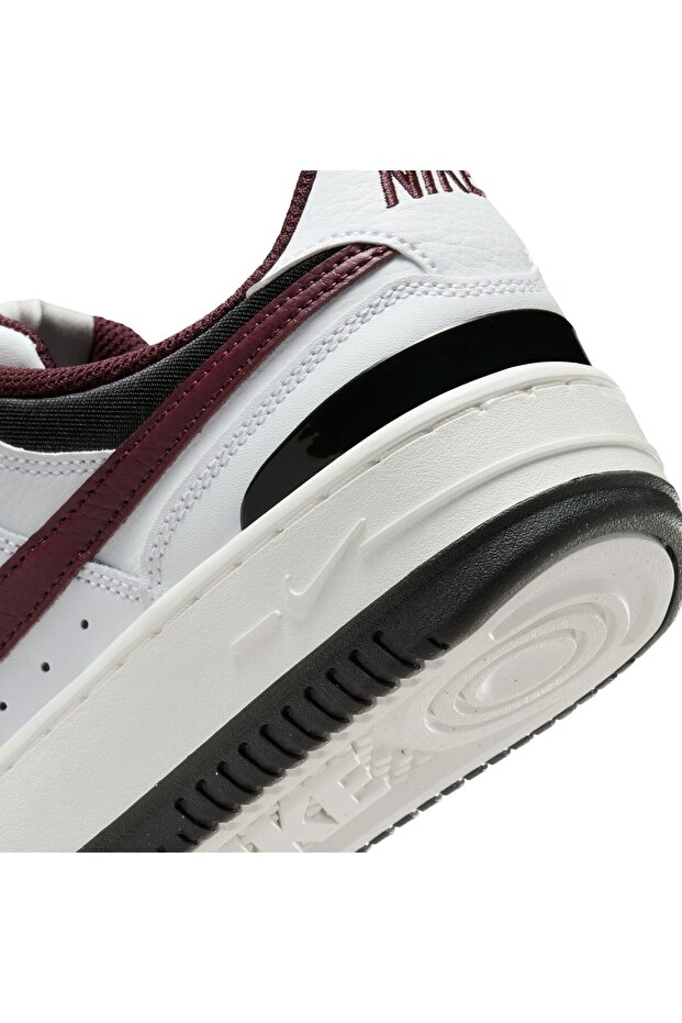 حذاء نايكي جاما فورس النسائي - 21