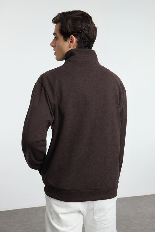 Koyu Kahverengi Oversize/Geniş Dik Yaka Fermuarlı Etiketli İçi Polarlı Sweatshirt TMNAW25SW00168 - 5