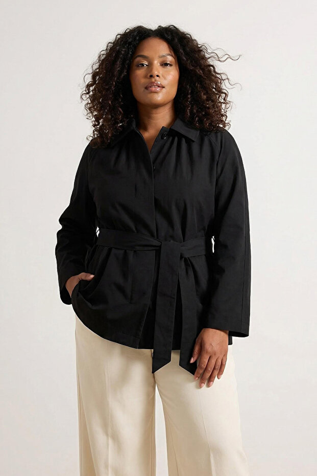 Siyah Oversize Büyük Beden Kuşaklı Kısa Trençkot TWOSS26BM00001 - 2