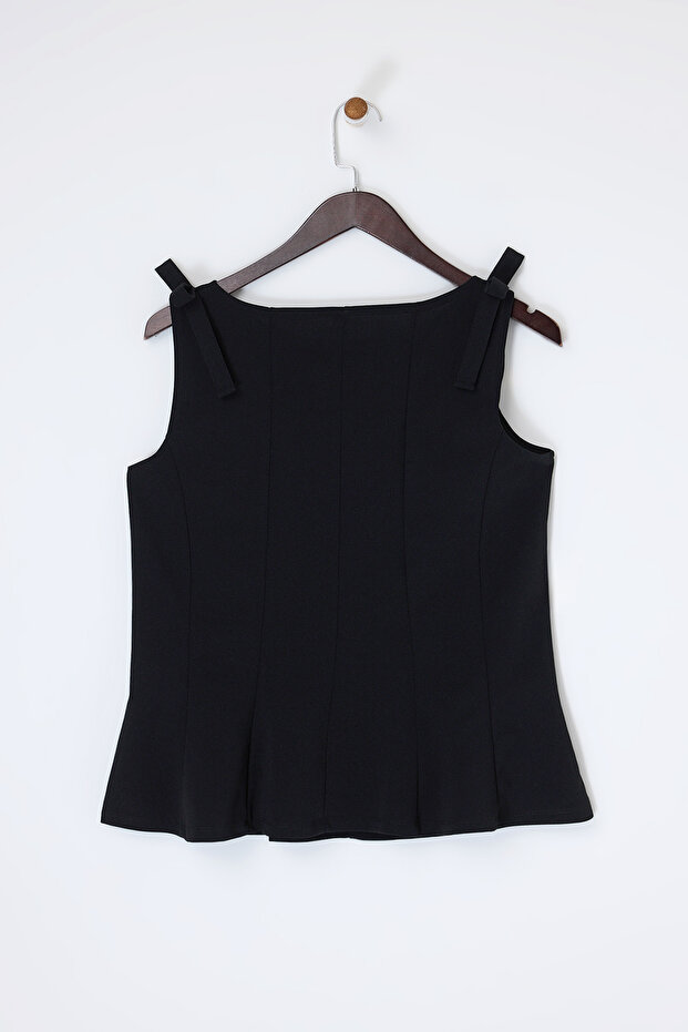 Siyah Sıfır Kol Peplum Belden Oturmalı Omuz Fiyonk Detaylı Örme Bluz TBBSS26AF00078 - 6