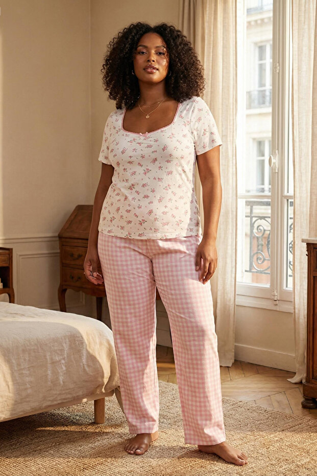 Ekru-Pembe Çiçekli Örme Büyük Beden Pijama Takımı TBBSS26AI00013 - 1