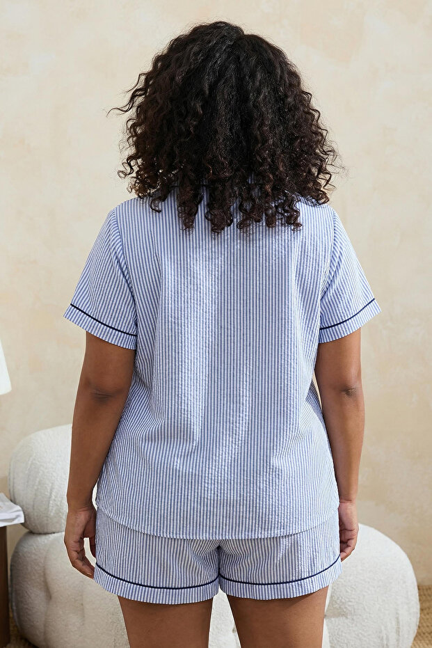 Lacivert Çizgili Kalp Nakışlı Gömlek Yaka Dokulu Dokuma Pijama Takımı TBBSS25AI00079 - 3