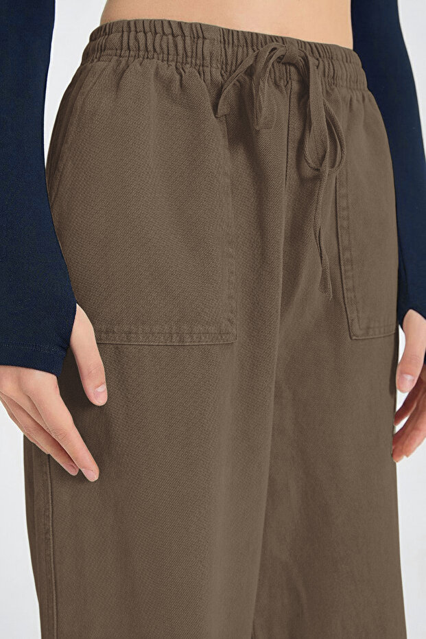 Yeşil Cep Detaylı Kot Görünümlü Wide Leg/Geniş Paça Dokuma Pantolon TWOSS25PL00076 - 5