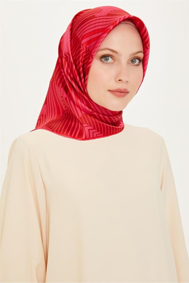 وشاح حرير خالص من التويل بنمط هندسي 9218D 83 08
