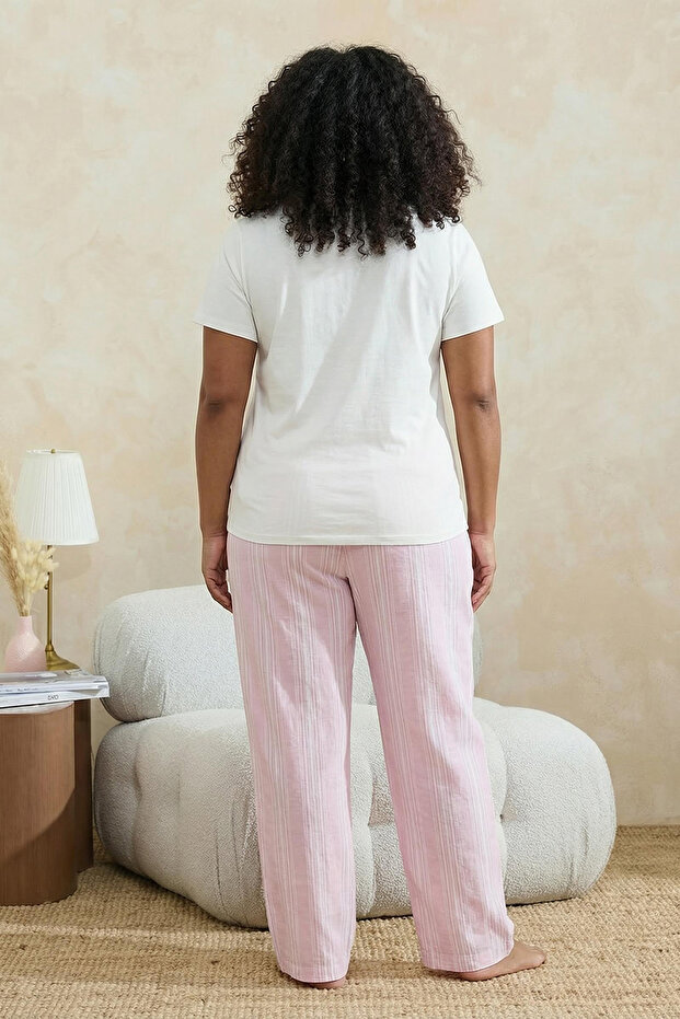Beyaz-Pembe Çizgili Örme Büyük Beden Pijama Takımı TBBSS26AI00002 - 3