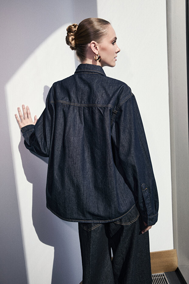 Limited Edition Koyu Mavi Düğme Detaylı 100% Pamuk Denim Gömlek TWOSS26GO00007 - 5
