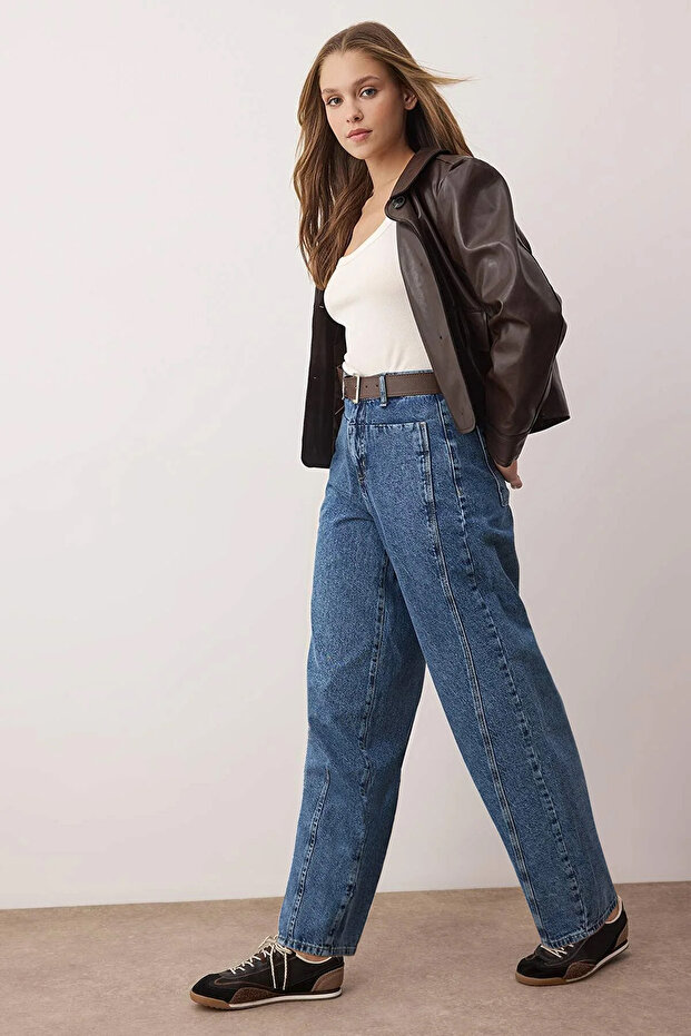 Mavi Kahverengi Kemerli Dikiş Detaylı Yüksek Bel Barrel Balon Jeans TWOSS25JE00182 - 2