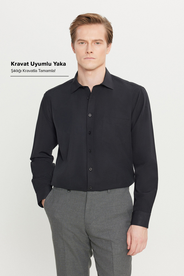 Men's Black Easy-Iron Comfort Fit Wide Cut Classic Collar Shirt