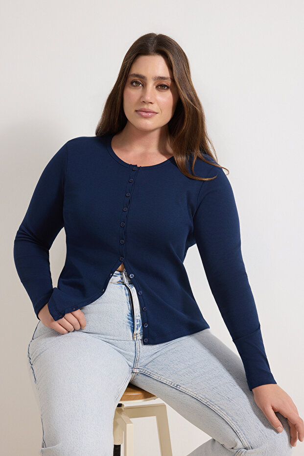 Lacivert Düğme Detaylı Crop/Kısa Ribana Örme Büyük Beden Bluz TBBSS26AF00010 - 2