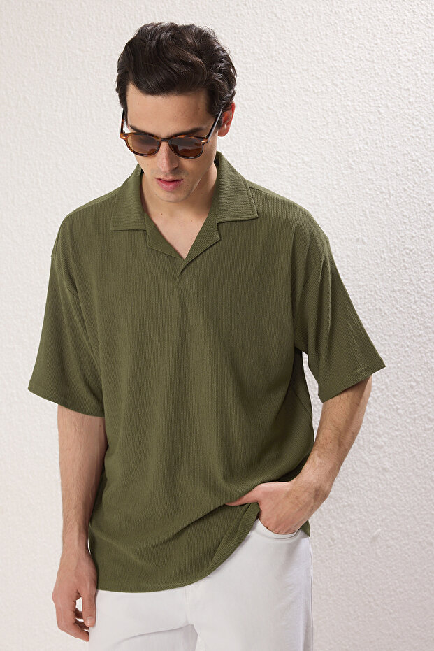 Haki Oversize/Geniş Kesim Bürümcük Dokulu Polo Yaka T-Shirt TMNSS25PO00018 - 2