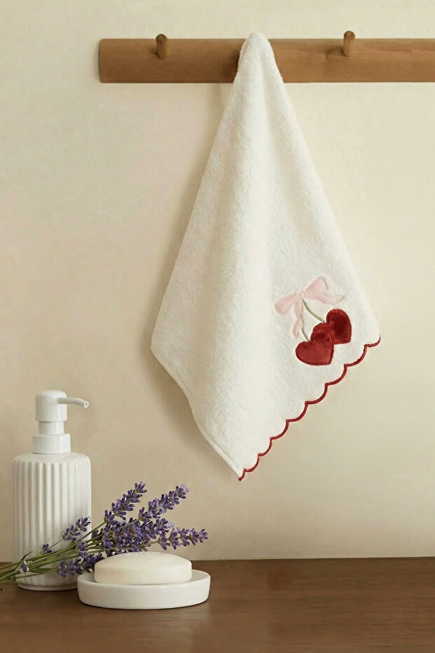Single Heart Design Face Towel Tphss26Hvl00007