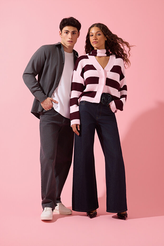 Pembe Şal Detaylı Yumuşak Dokulu Oversize V Yaka Triko Hırka TWOAW26HI00278 - 2