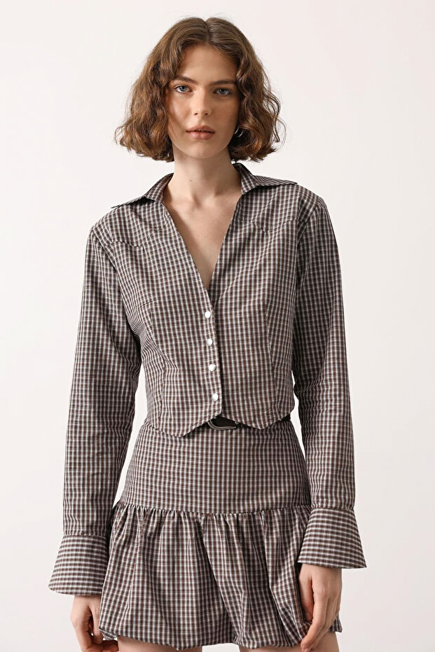 Kahverengi-Çok Renkli Mini Ekoseli Fitted Crop Gömlek TWOSS26GO00150 - 3