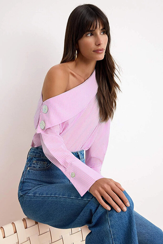 Pembe Çizgili Asimetrik Yaka Dokuma Bluz TWOSS26BZ00666 - 1