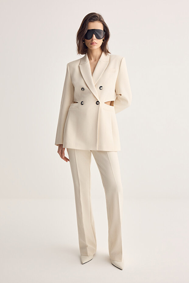 Beyaz Kruvaze Kapama ve Cut Out Detaylı Dokuma Blazer Ceket TWOSS26BC00032 - 5