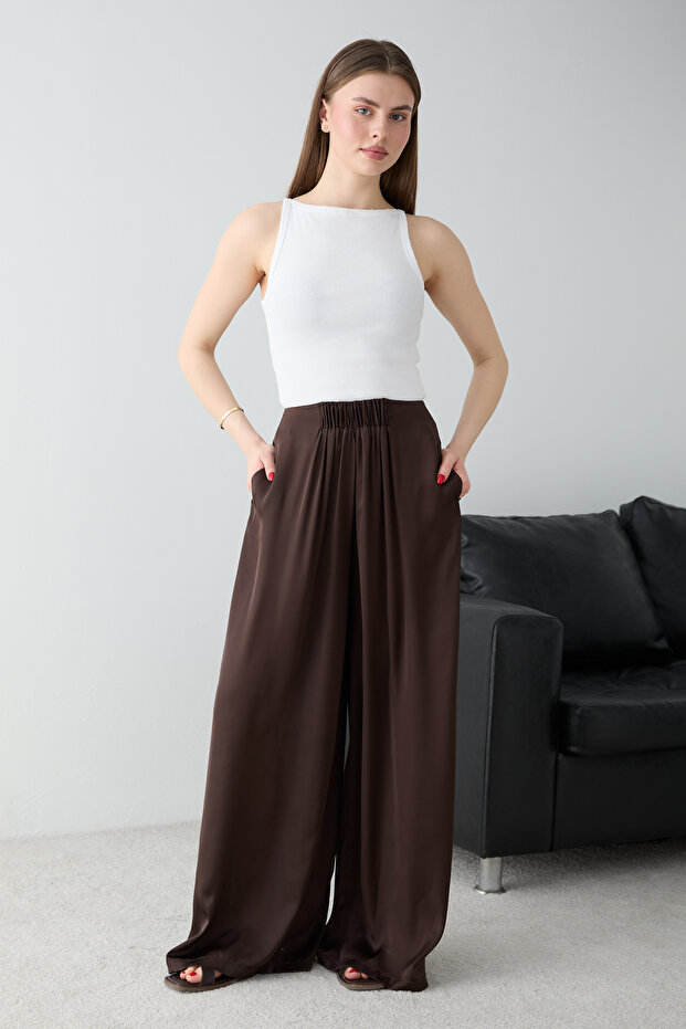 Kahverengi Beli Lastikli Extra Wide Leg/Geniş Paça Saten Pantolon TWOSS26PL00147 - 2
